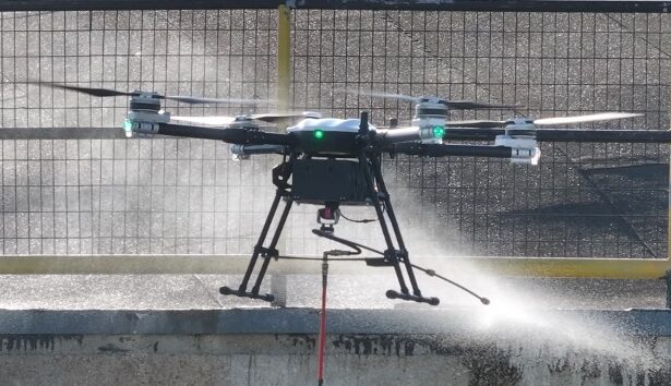 Nettoyage toiture et façade avec drone